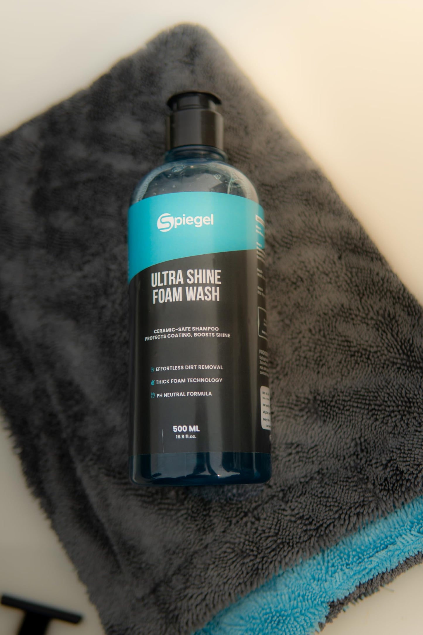 Spiegel Ultra Shine Car Shampoo 1L + 250 GSM Microfiber Cloth – High Foam pH-Balanced Car Wash Liquid – Streak-Free Shine – Safe on Paint, Ceramic, Chrome & Glass